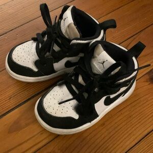 Toddler Nike Air Jordan High Top Black and White